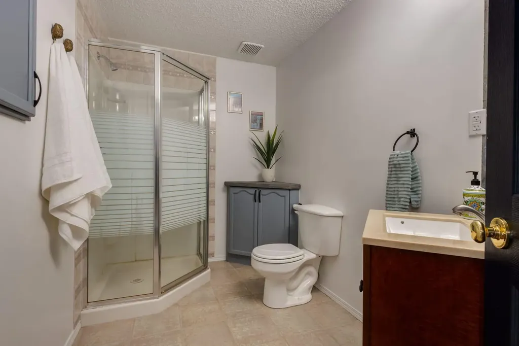 117 Arbour Ridge Heights NW Calgary AB T3A4Z1