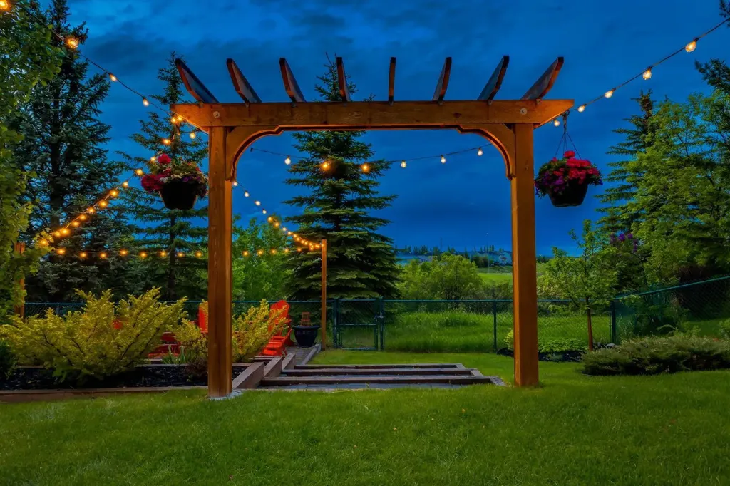 117 Arbour Ridge Heights NW Calgary AB T3A4Z1