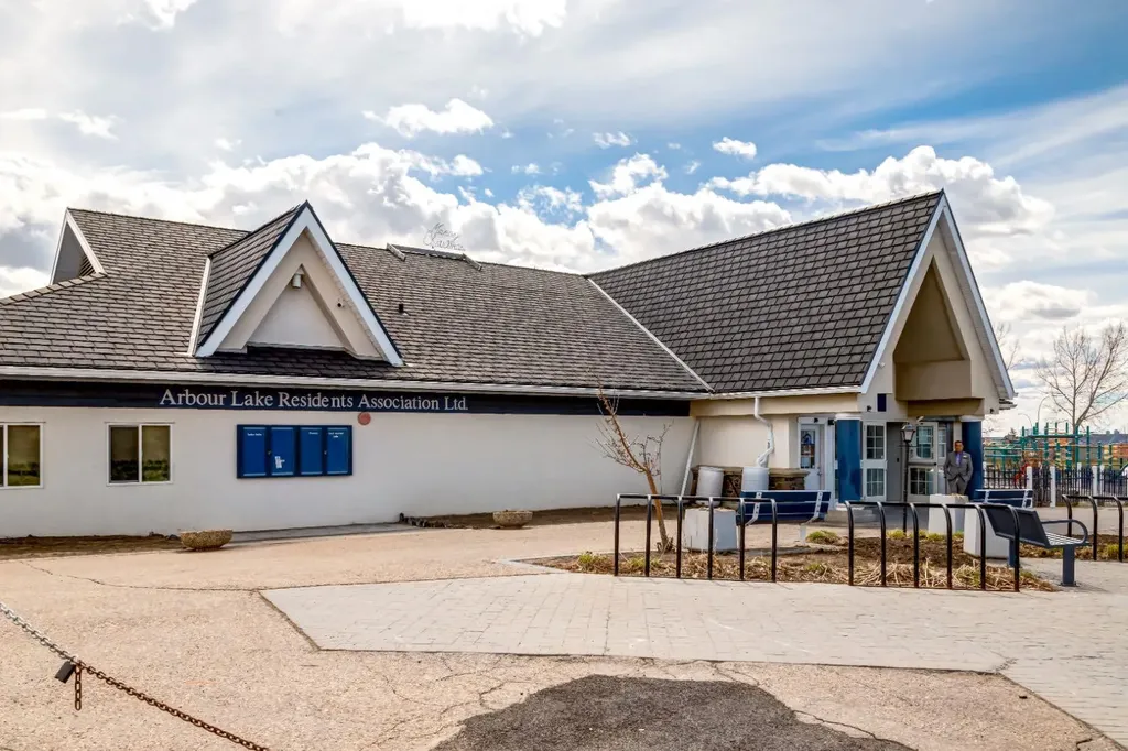 117 Arbour Ridge Heights NW Calgary AB T3A4Z1