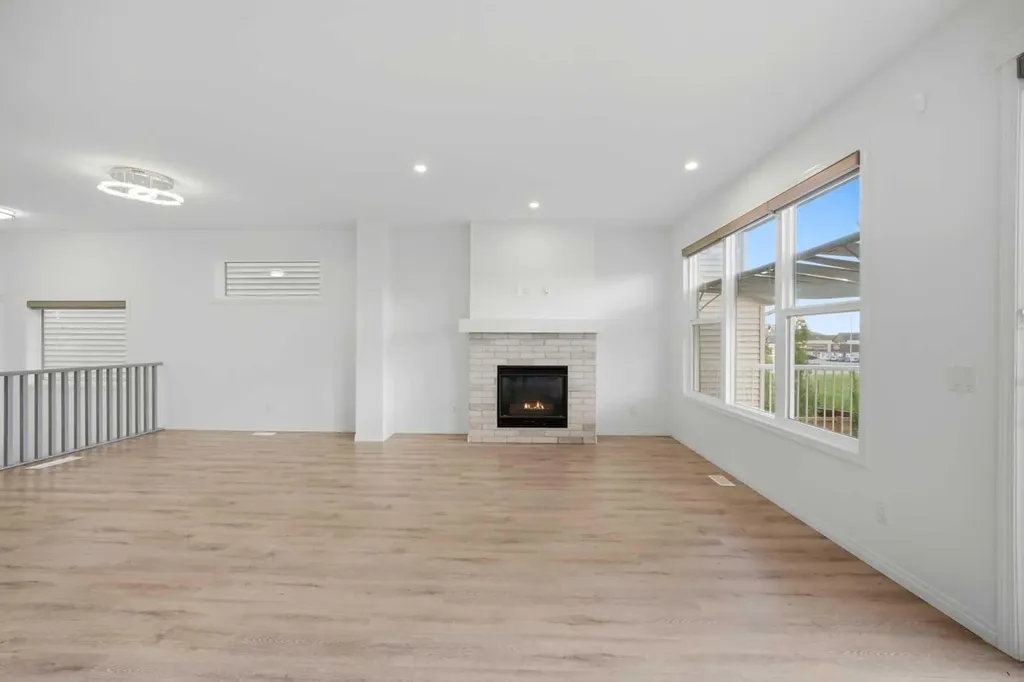 189 Sage Bluff Rise NW Calgary AB T3R 0Y9