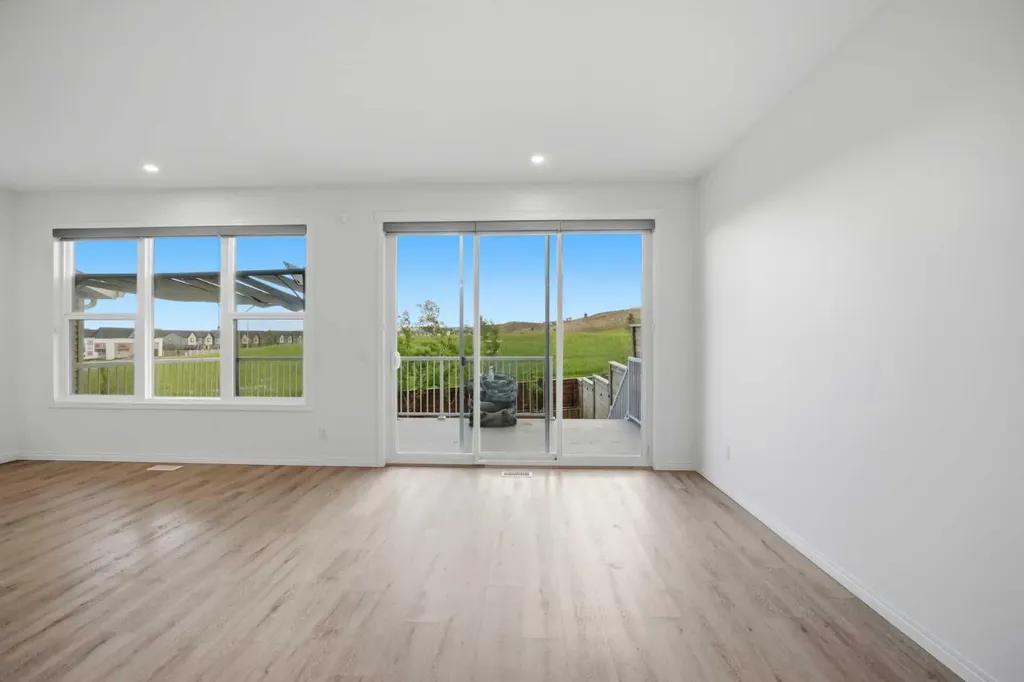 189 Sage Bluff Rise NW Calgary AB T3R 0Y9
