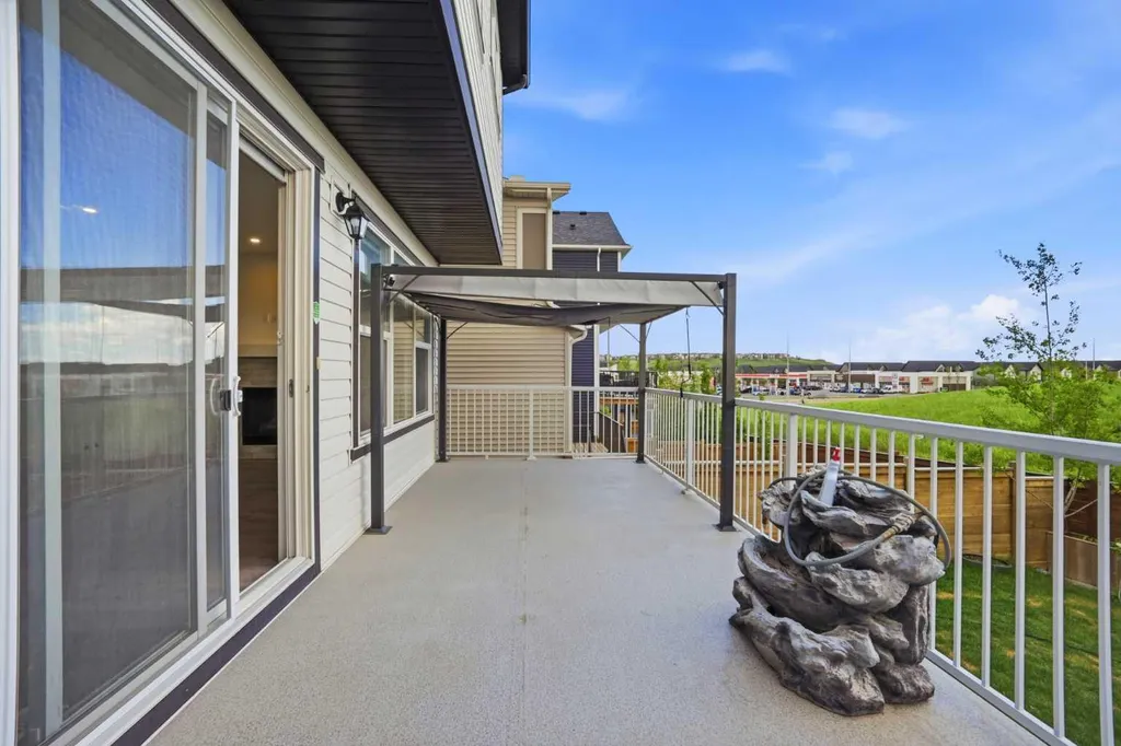 189 Sage Bluff Rise NW Calgary AB T3R 0Y9