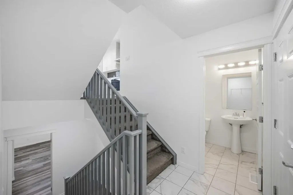 189 Sage Bluff Rise NW Calgary AB T3R 0Y9