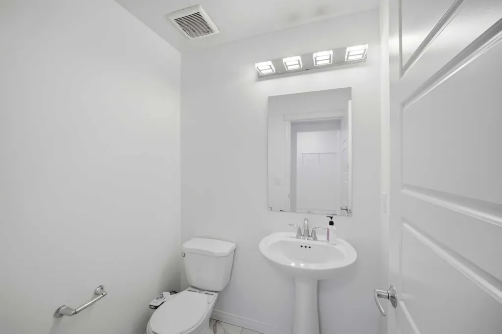 189 Sage Bluff Rise NW Calgary AB T3R 0Y9