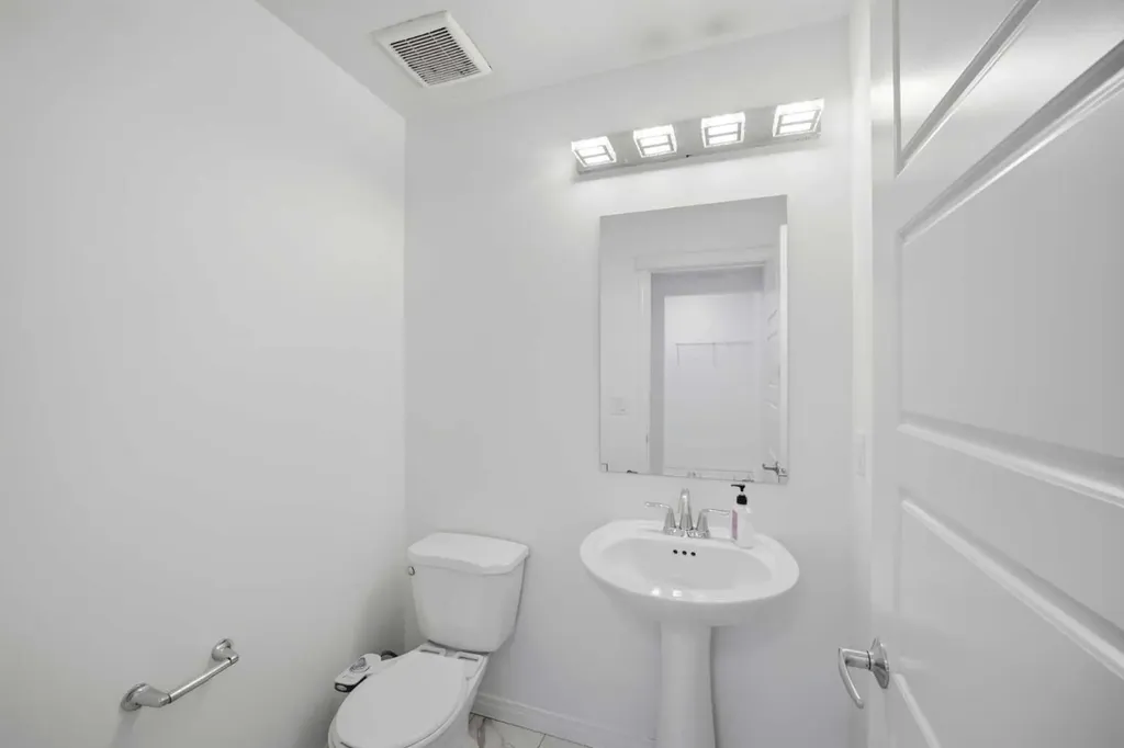 189 Sage Bluff Rise NW Calgary AB T3R 0Y9