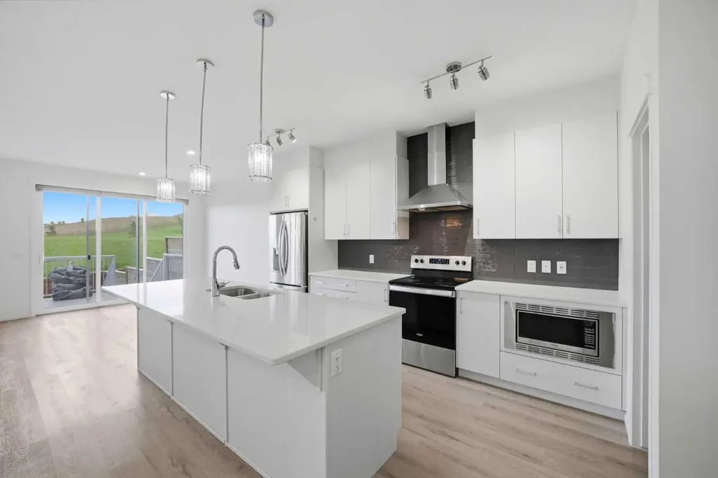189 Sage Bluff Rise NW Calgary AB T3R 0Y9