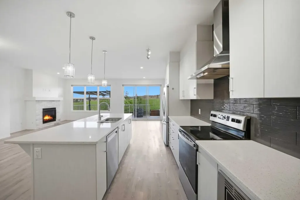 189 Sage Bluff Rise NW Calgary AB T3R 0Y9