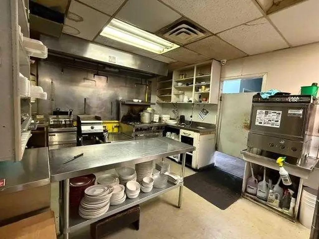 202 2 Street W Drumheller AB T0J 0Y4