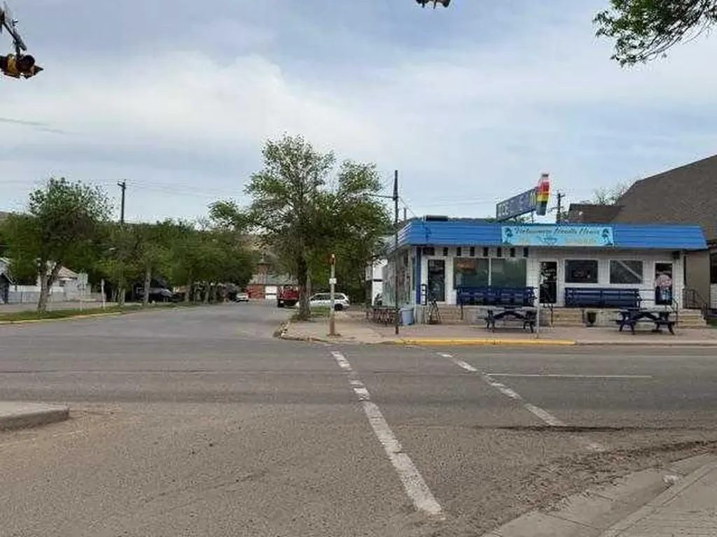 202 2 Street W Drumheller AB T0J 0Y4