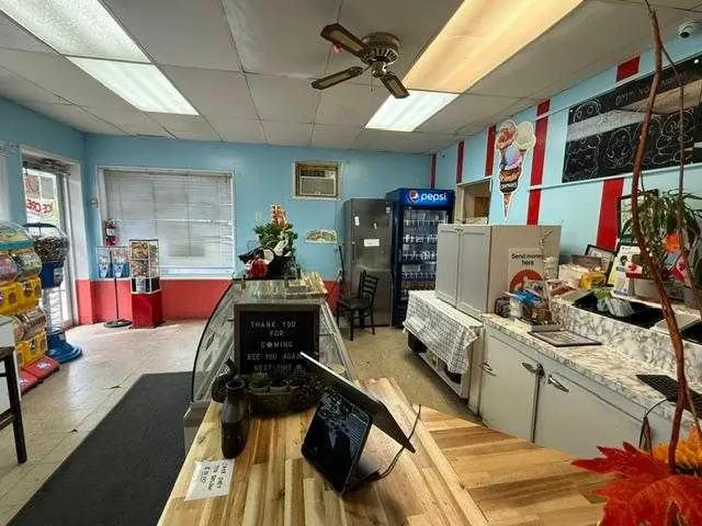 202 2 Street W Drumheller AB T0J 0Y4