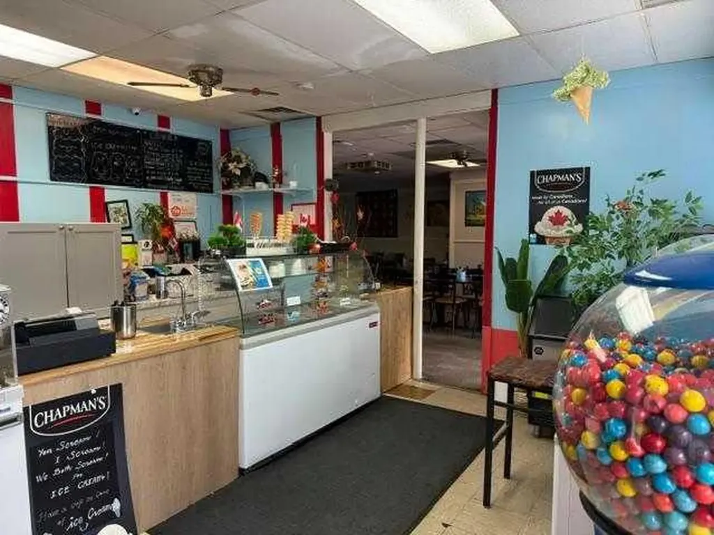 202 2 Street W Drumheller AB T0J 0Y4