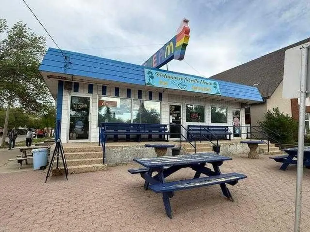 202 2 Street W Drumheller AB T0J 0Y4