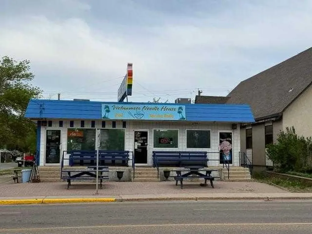 202 2 Street W Drumheller AB T0J 0Y4