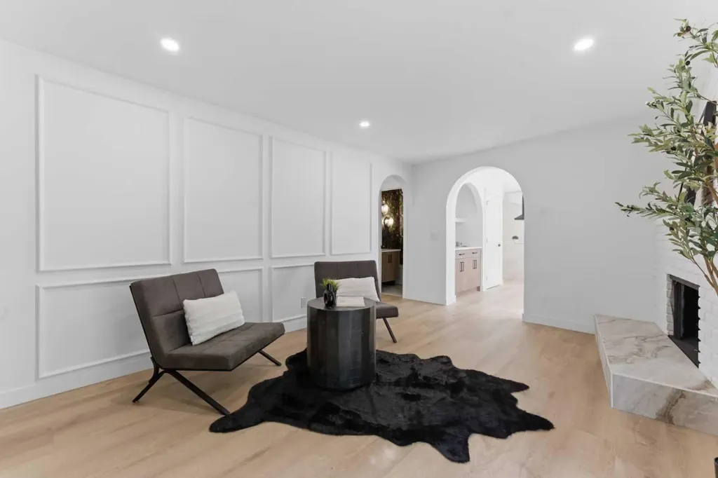 115 Brookgreen Drive SW Calgary AB T2W 2W4