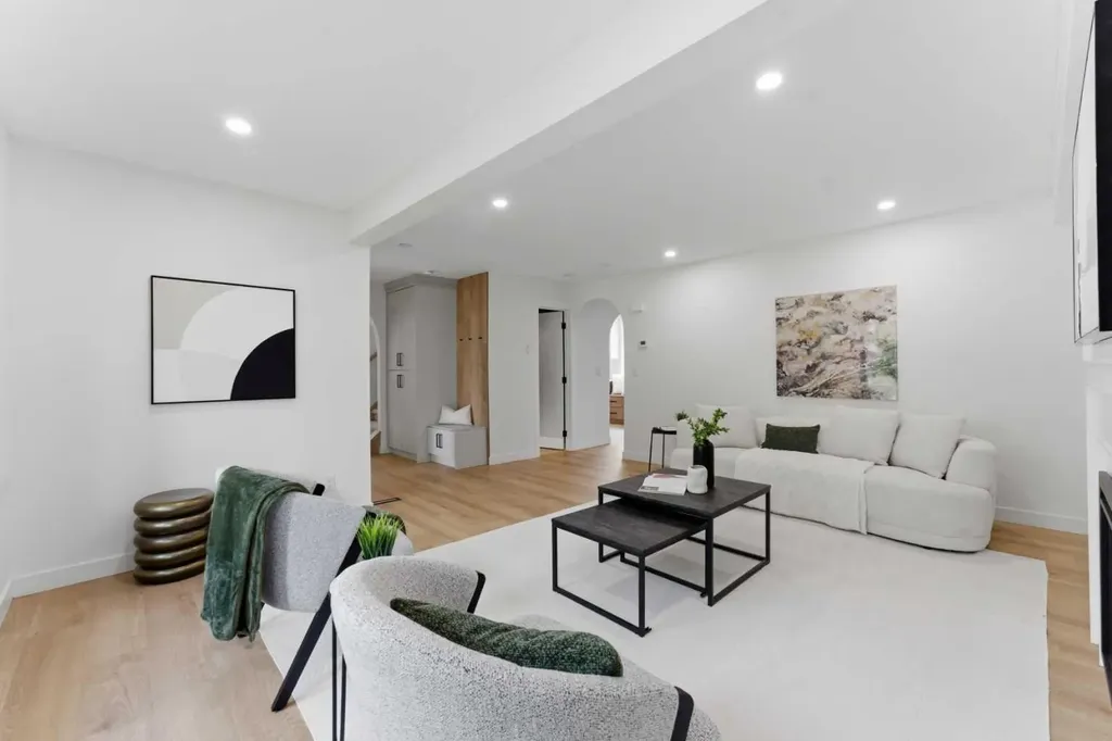 115 Brookgreen Drive SW Calgary AB T2W 2W4