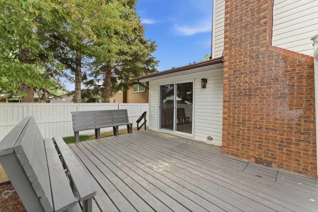 115 Brookgreen Drive SW Calgary AB T2W 2W4
