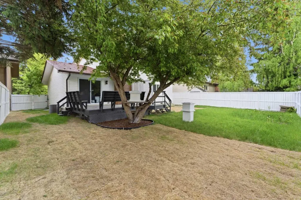 115 Brookgreen Drive SW Calgary AB T2W 2W4