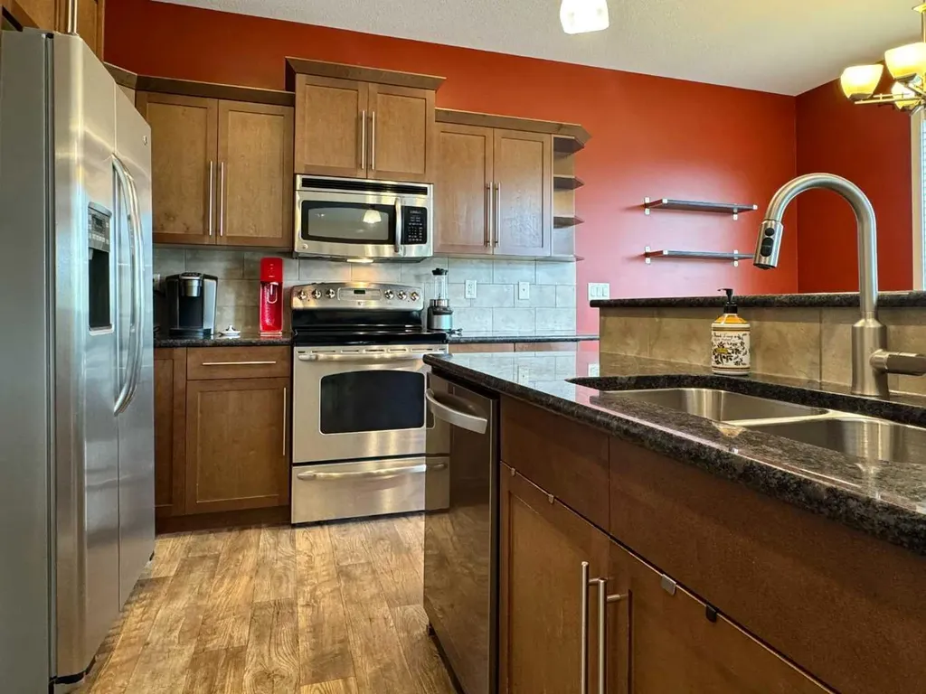 422 Lynx Terrace N Lethbridge AB T1H 6Z6