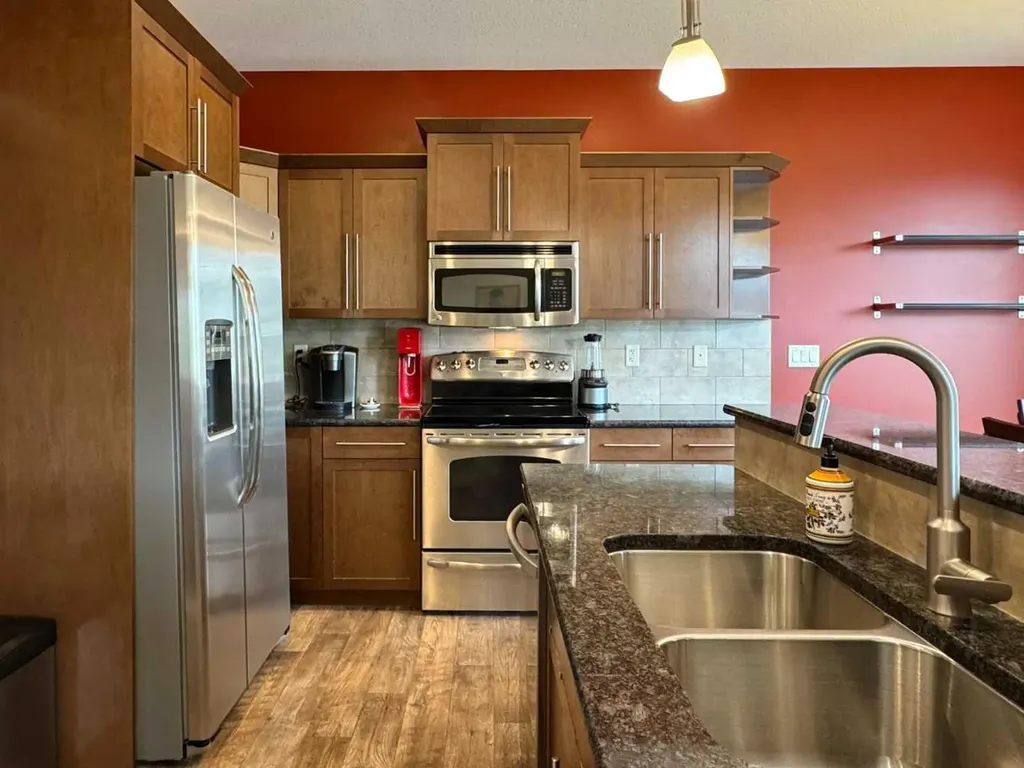 422 Lynx Terrace N Lethbridge AB T1H 6Z6