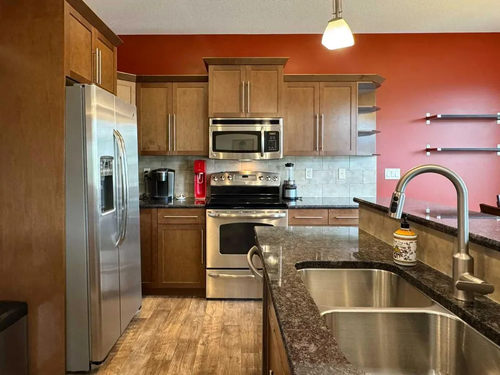 422 Lynx Terrace N Lethbridge AB T1H 6Z6