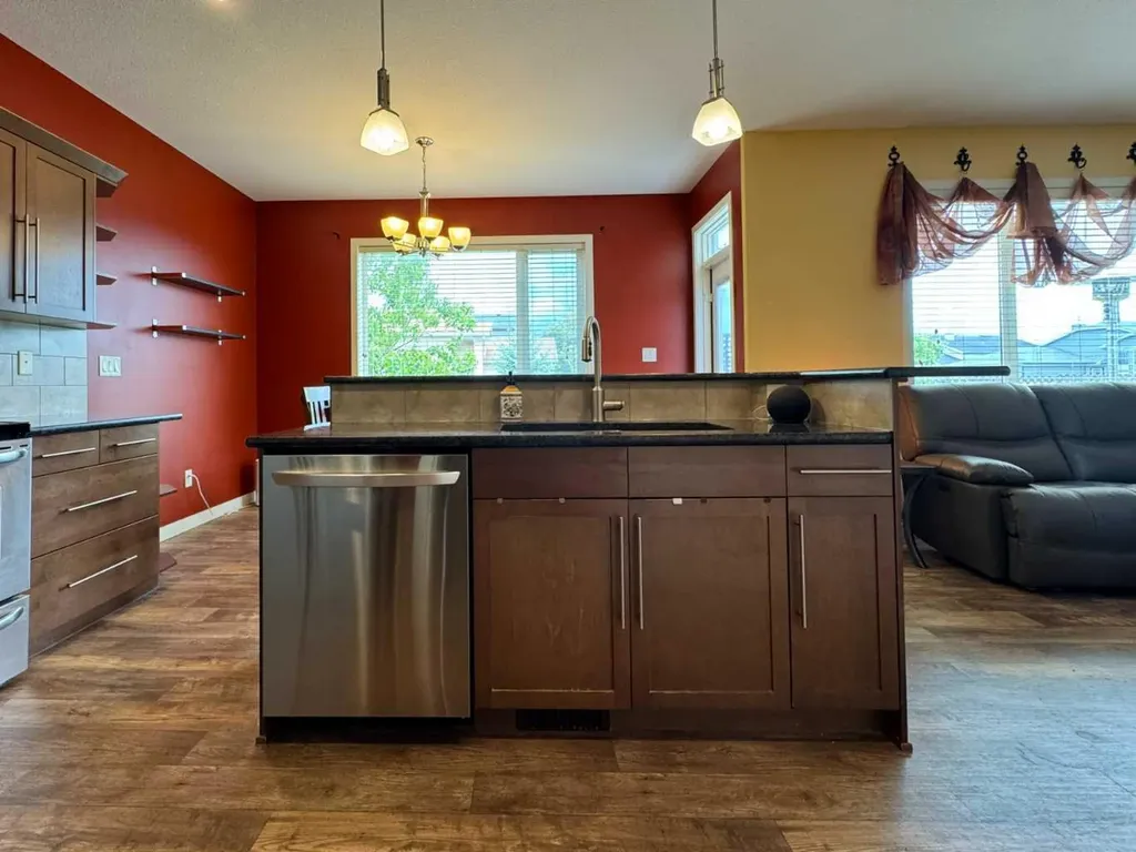 422 Lynx Terrace N Lethbridge AB T1H 6Z6