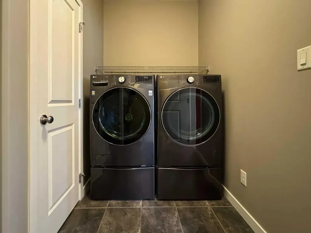 422 Lynx Terrace N Lethbridge AB T1H 6Z6
