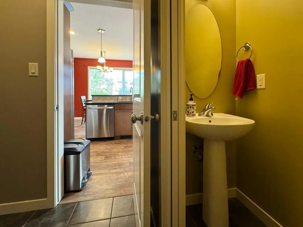 422 Lynx Terrace N Lethbridge AB T1H 6Z6