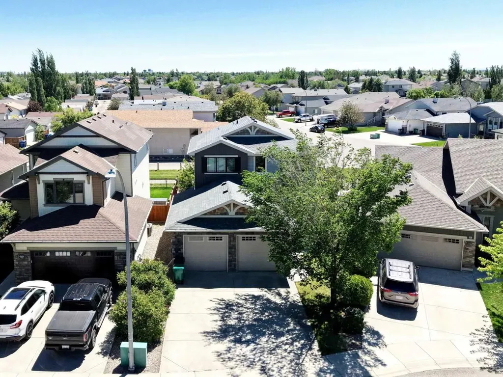 422 Lynx Terrace N Lethbridge AB T1H 6Z6