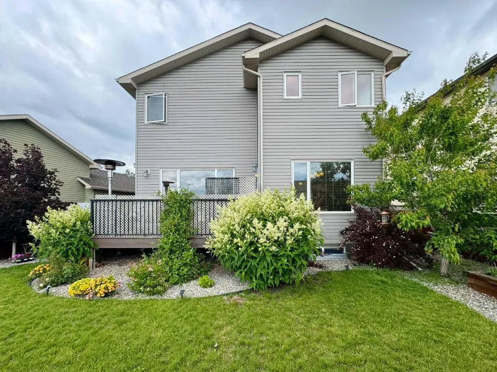 422 Lynx Terrace N Lethbridge AB T1H 6Z6