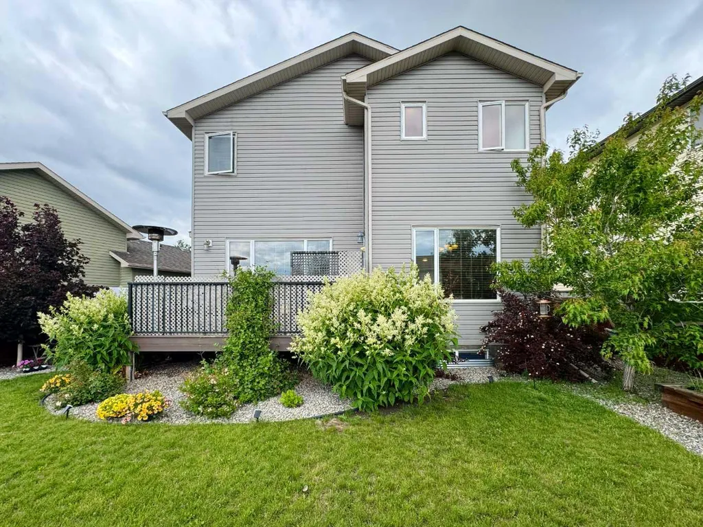 422 Lynx Terrace N Lethbridge AB T1H 6Z6