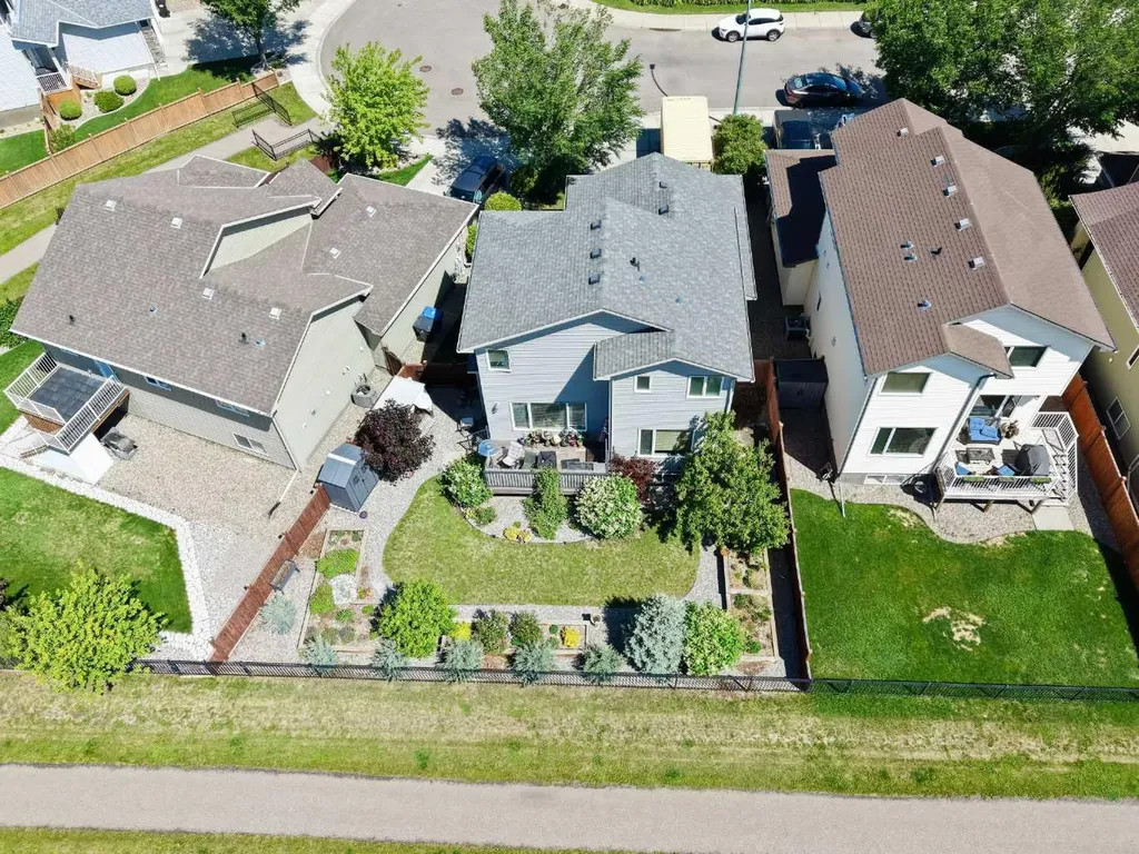 422 Lynx Terrace N Lethbridge AB T1H 6Z6