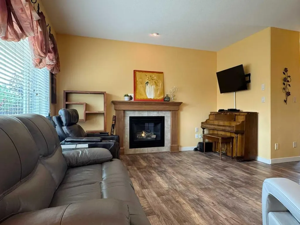 422 Lynx Terrace N Lethbridge AB T1H 6Z6