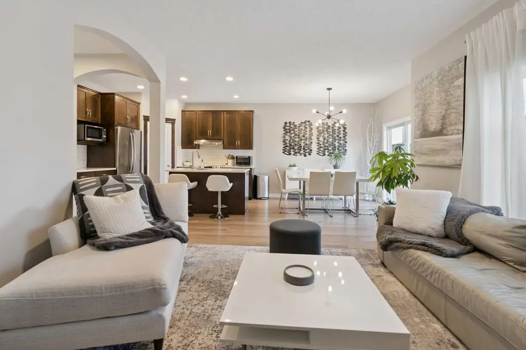 4478 Elgin Avenue SE Calgary AB T2Z 4Z8