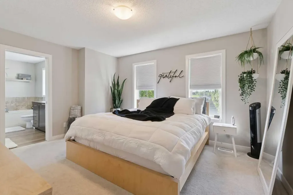 4478 Elgin Avenue SE Calgary AB T2Z 4Z8