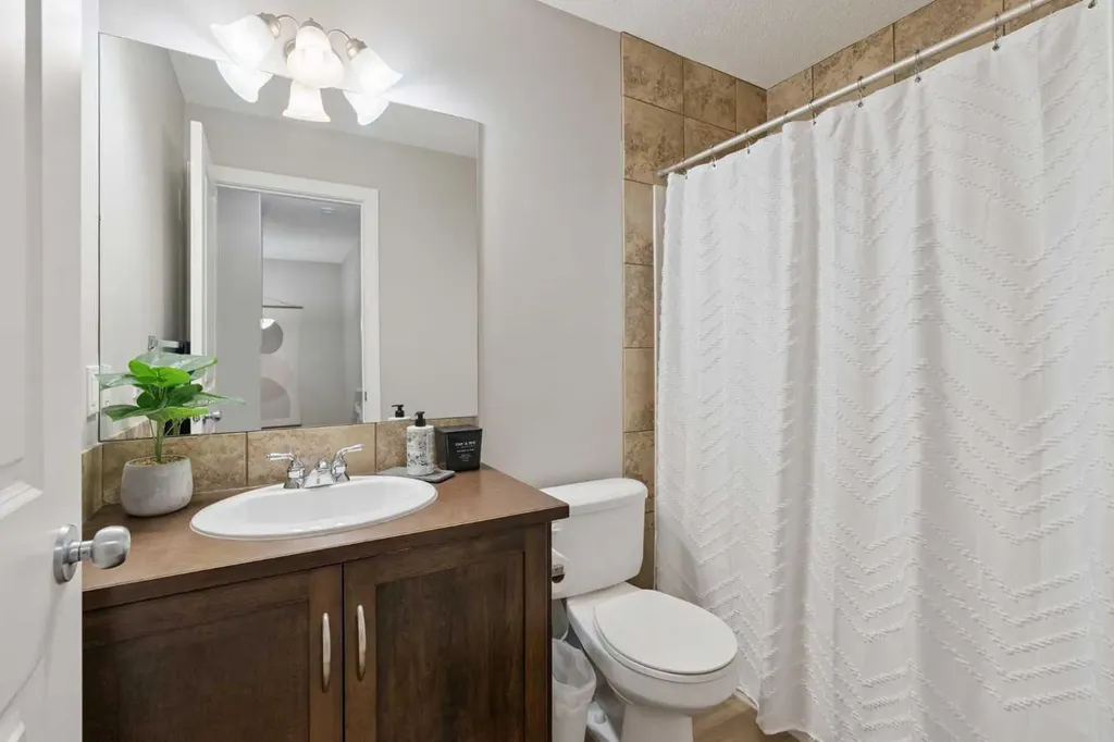 4478 Elgin Avenue SE Calgary AB T2Z 4Z8
