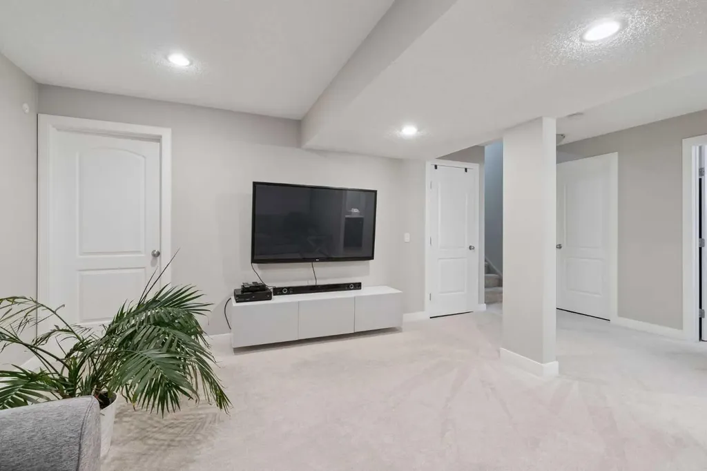 4478 Elgin Avenue SE Calgary AB T2Z 4Z8