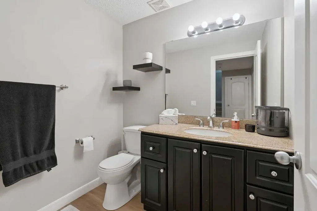 4478 Elgin Avenue SE Calgary AB T2Z 4Z8