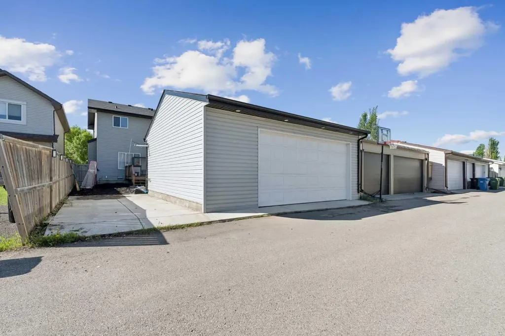 4478 Elgin Avenue SE Calgary AB T2Z 4Z8