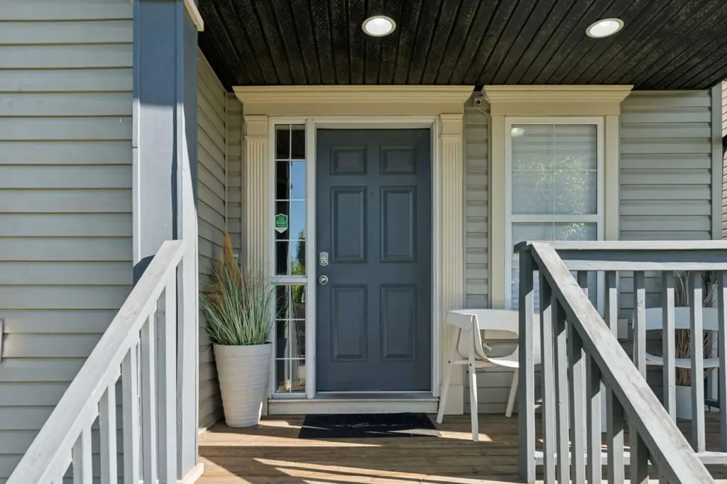 4478 Elgin Avenue SE Calgary AB T2Z 4Z8