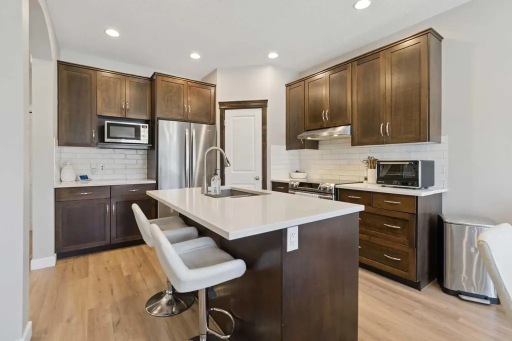 4478 Elgin Avenue SE Calgary AB T2Z 4Z8