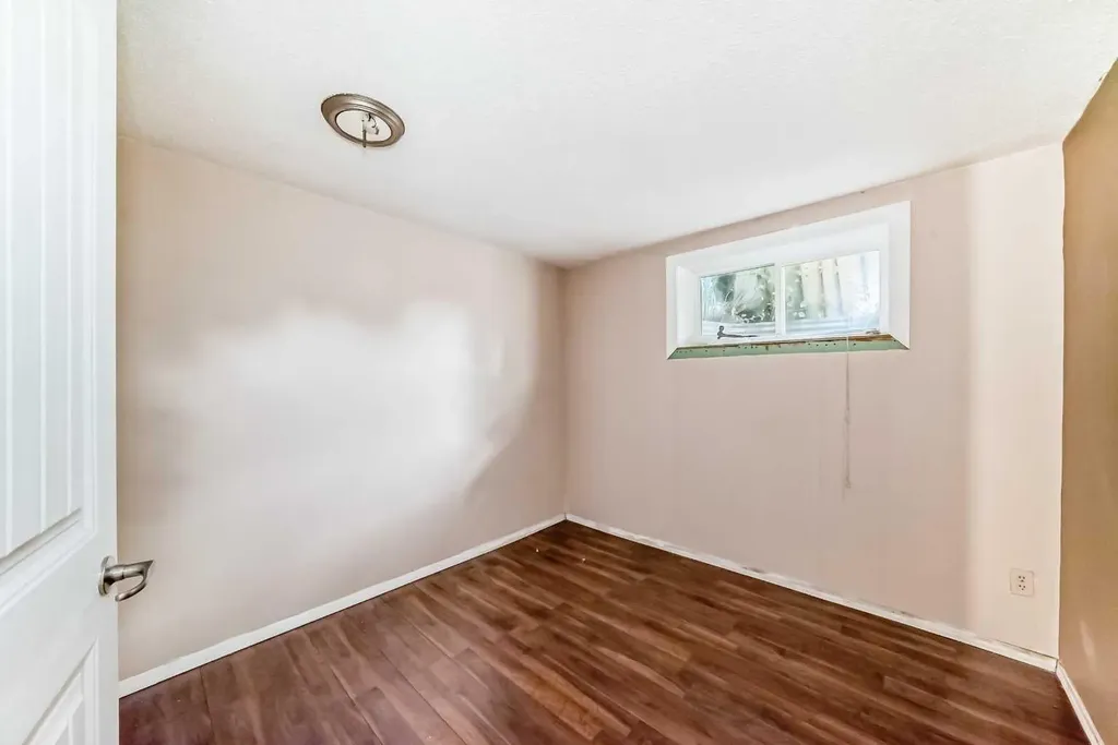 660 Malvern Drive NE Calgary AB T2A 5P5
