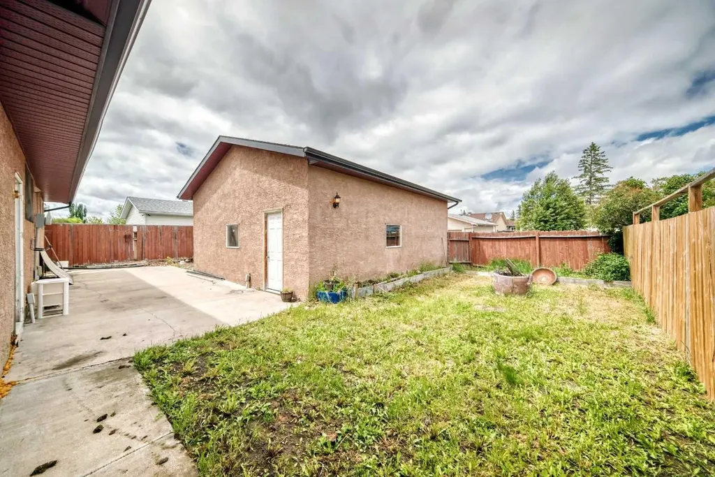 660 Malvern Drive NE Calgary AB T2A 5P5