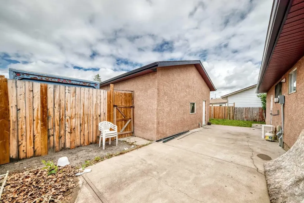 660 Malvern Drive NE Calgary AB T2A 5P5