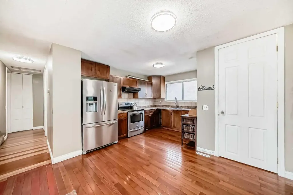660 Malvern Drive NE Calgary AB T2A 5P5