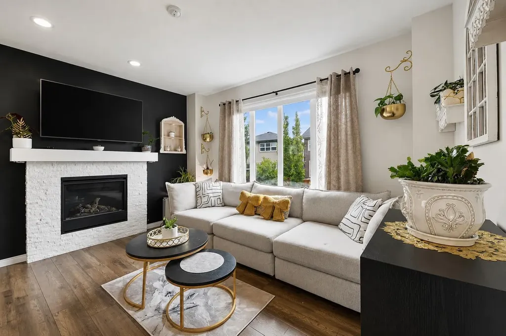 51 Appaloosa Gardens Cochrane AB T4C2M3
