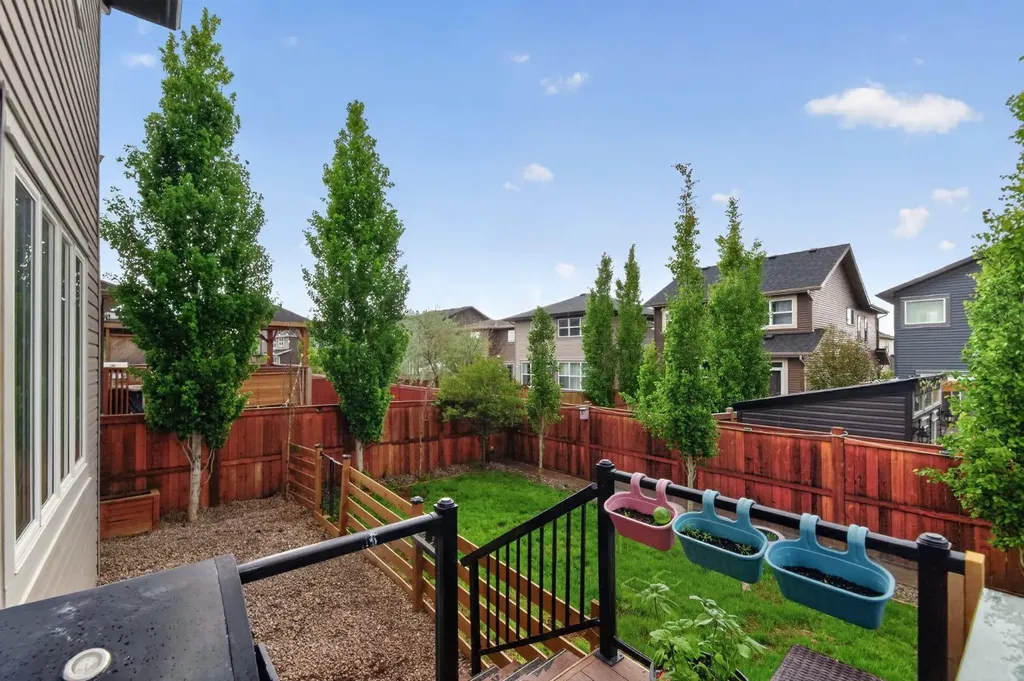 51 Appaloosa Gardens Cochrane AB T4C2M3