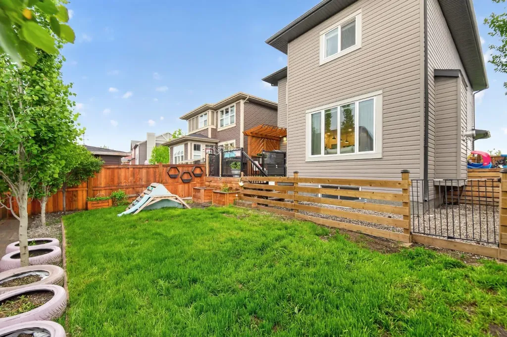 51 Appaloosa Gardens Cochrane AB T4C2M3