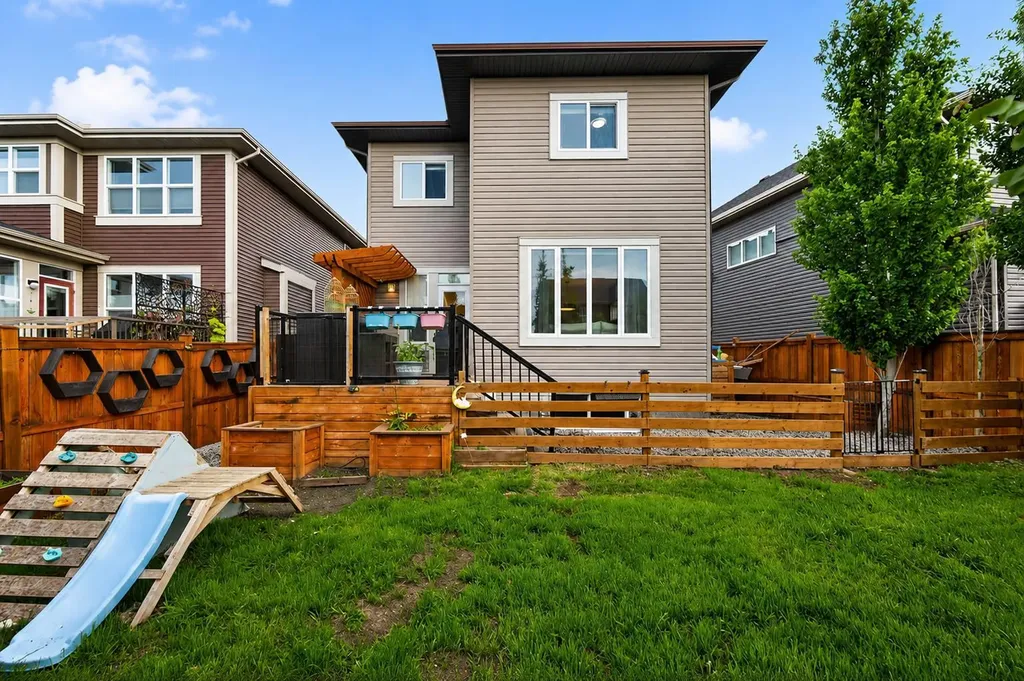 51 Appaloosa Gardens Cochrane AB T4C2M3
