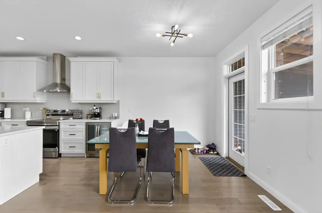 117 Ravenstern Crescent Airdrie AB T4A0W4
