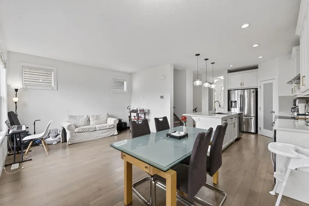117 Ravenstern Crescent SE Airdrie AB T4A0W4